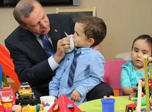 Erdoğan bu kez de anneye kızdı: Çocuğu hasta etmişsin