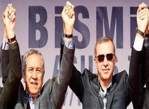 Erdoğan ile Arınç yine ayrı düştü