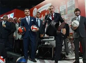 Erdoğan topu tribünlere yolladı