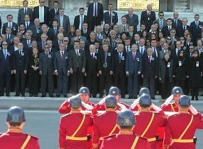 Eski Çalışma Bakanı Uzuner, son yolculuğuna uğurlandı