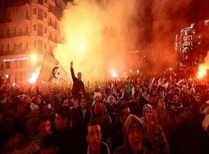 Galibiyeti böyle kutladılar, 12 ölü, 240 yaralı