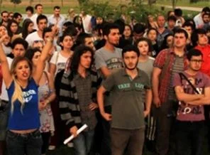 'Gezi'ye katılan öğrenciler yurttan atıldı iddiası