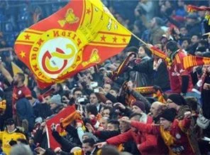 Gözaltına alınan 3 Galatasaray taraftarından 1'i serbest