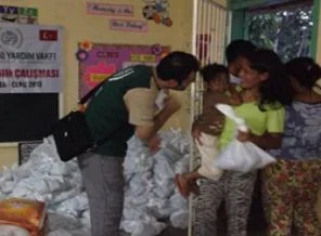 İHH, tayfunun vurduğu Filipinler'de