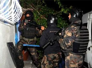 İki ilde eş zamanlı şafak operasyonu