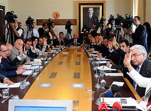 İki parti arasındaki Anayasa müzakeresi sona erdi