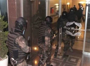 İstanbul'da 'özel harekatlı' şafak baskını