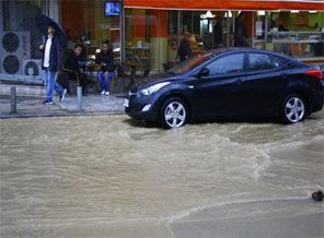 İzmir yine sular altında