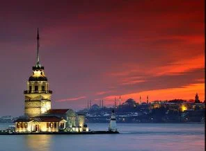 Kız Kulesi'ne kayıkla haciz baskını