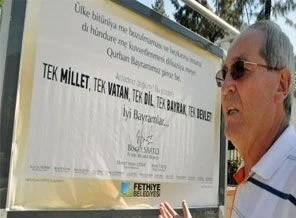 Kürtçe afiş astıran Başkan MHP'den ihraç edildi