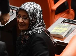 Masada dikkat çeken kitap!
