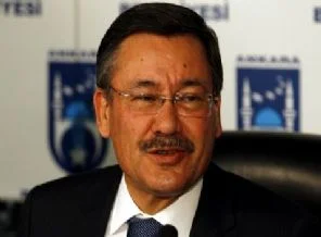 Melih Gökçek'in seçim şarkısı belli oldu!