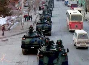 O tanklar sürgün ediliyor