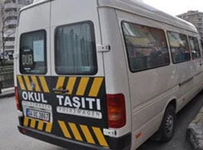 Öğrenci servisi devrildi:16 yaralı