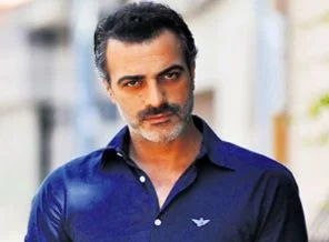 "Okulda Andımız'ı okurdum, eve gelirdim Kürtçe; devreler yanıyor"