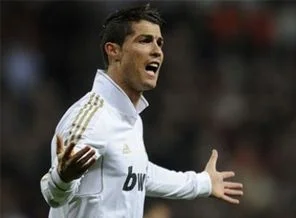 Ronaldo, Messi'nin rekorunu elinden aldı