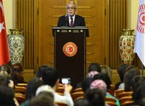 Sadık Yakut: Karma eğitim büyük yanlışlık