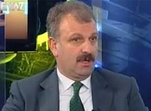 Saral'dan Genç'e: Hayvan, şerefsiz, alçak