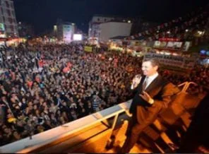 Sarıgül Esenler'de foto montaj mı yaptı?