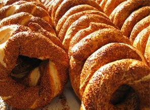 Simit yüzünden hayatından oluyordu