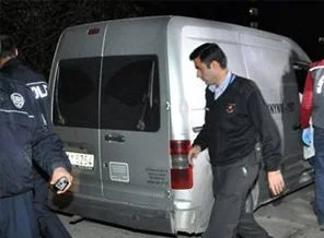 Şoför para nakil aracını soydu