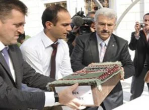 Talihsiz bebeğe bütün şehir sahip çıktı