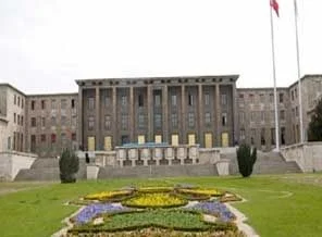 TBMM kapısında intihar girişimi