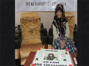 Türkiye'nin en yaşlı kadınına sürpriz doğum günü