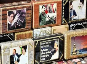 Tütün kutularında Öcalan, Perver ve Polat fotoğrafları