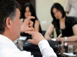 Üniversitelere 'işaret dili' dersi geliyor