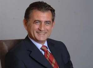 Ünlü gazeteci Sarıgül'ün yerine adaylığını açıkladı