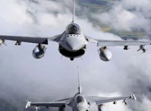 Yunan F-16'larından 'taciz'