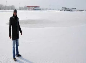 33 bin metrekarelik yapay göl buz tuttu