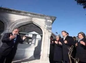 Adaylık kesinleşti soluğu türbede aldı