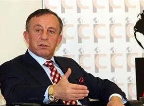 Ağaoğlu: Her eşe bir daire alsınlar