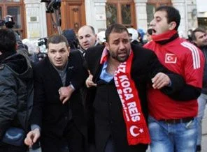 Alperenler'e polisten gazlı müdahale