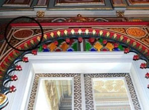 Ayetler silindi, masonik semboller nakşedildi!