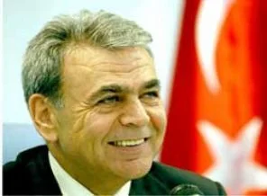 Aziz Kocaoğlu CHP'ye adaylık başvurusu yaptı