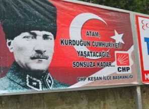 Başbakan'a Keşan'da afişli protesto