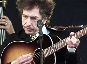 Bob Dylan'ın gitarına servet