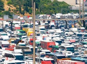 Boğaziçi köprüsünde kaza: Trafik felç!