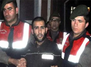 Cezaevinden kaçmaya çalışan mahkum çatıda yakalandı