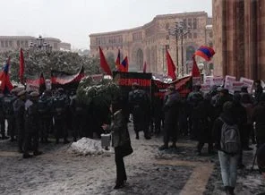 Davutoğlu'na Erivan'da protesto