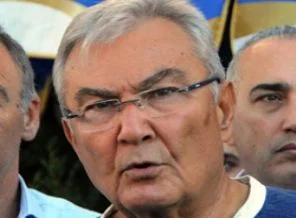 Deniz Baykal iki Mustafa'yı da istemiyor
