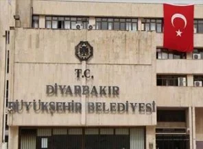 Diyarbakır Büyükşehir Belediyesi çift dilli oldu