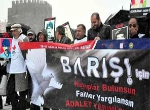 Diyarbakır'da kayıp yakınları 'JİTEM merkezi'ne yürüdü