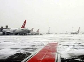 Diyarbakır'da uçak seferleri iptal edildi