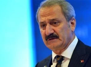 Ekonomi Bakanı istifa etti