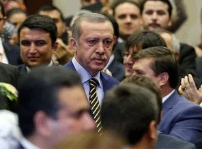 Financial Times: Başbakan'ın yenilmez görünümü gitti