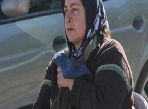 Gölde kaybolan oğluna montunu getirdi